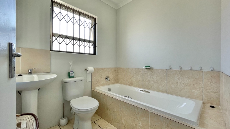 3 Bedroom Property for Sale in Broadlands Village Western Cape